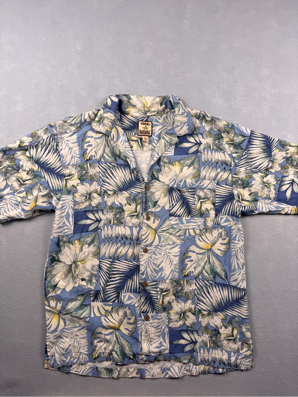 Tommy Bahama Mens M Hawaiian Shirt 100% Silk Blue Ivory Palm Tropical Floral Dad
